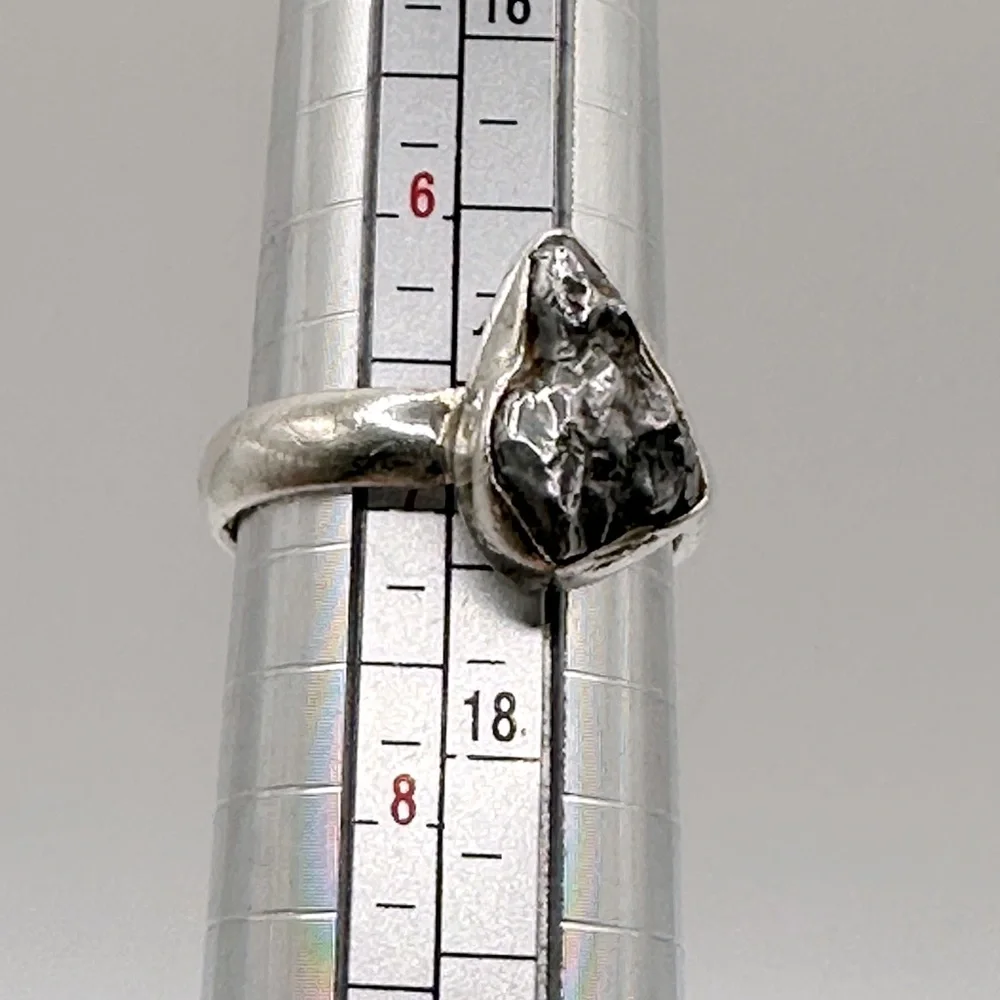 Unique sterling silver and Campo del Cielo meteorite ring - size 7 - Picture 4 of 4